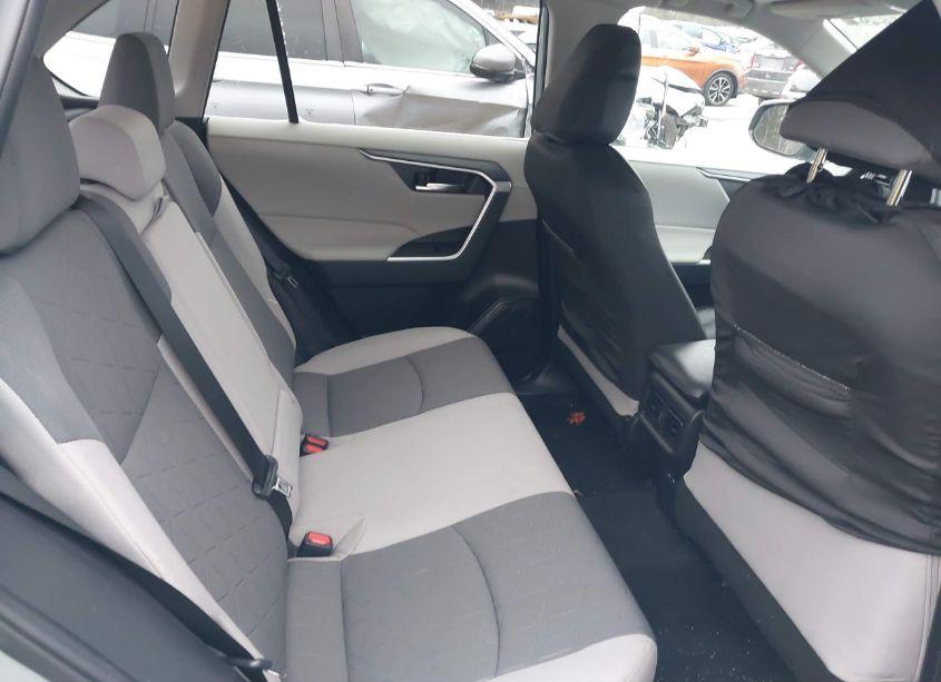Photo 8 of 2022 Toyota Rav4 XLE (VIN 2T3P1RFV2NW276539)