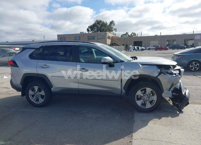 Photo 13 of 2025 Toyota Rav4 XLE (VIN 2T3P1RFV2SW499305)