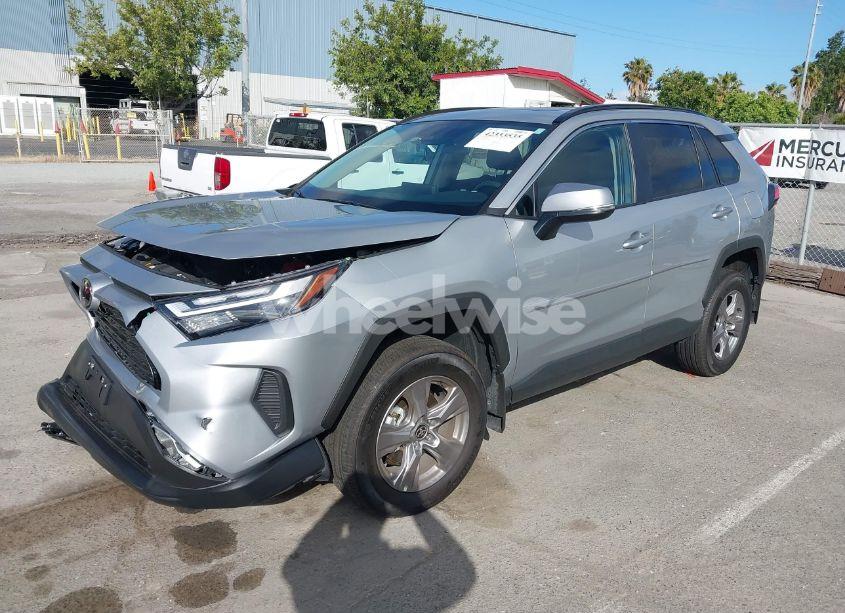 Photo 2 of 2025 Toyota Rav4 XLE (VIN 2T3P1RFV2SW499305)