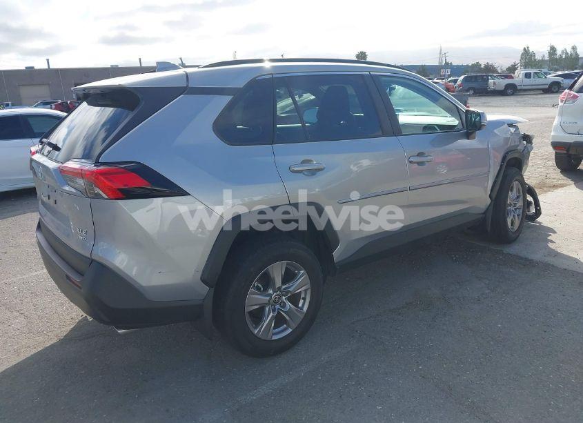 Photo 4 of 2025 Toyota Rav4 XLE (VIN 2T3P1RFV2SW499305)