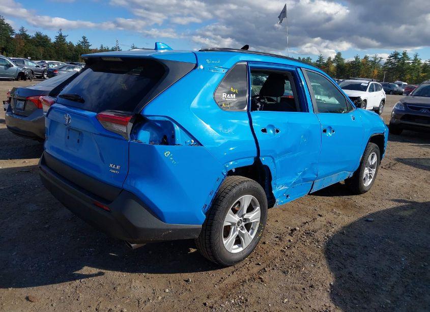 Photo 4 of 2019 Toyota Rav4 XLE (VIN 2T3P1RFV3KC007298)