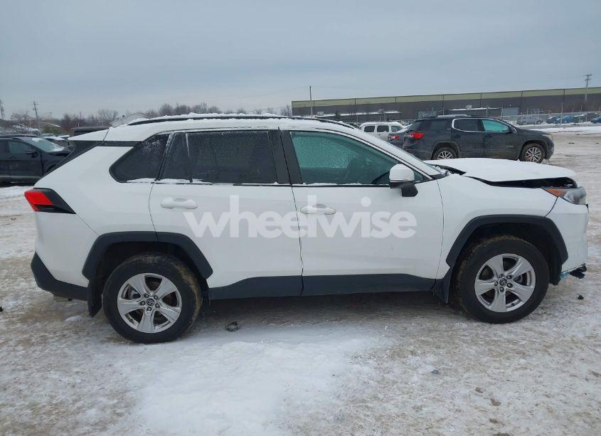 Photo 13 of 2019 Toyota Rav4 XLE (VIN 2T3P1RFV3KW024536)