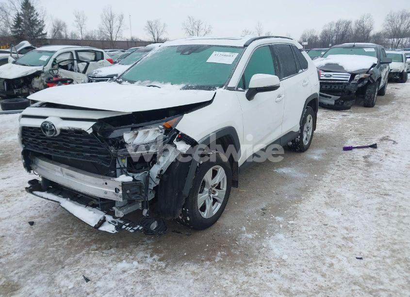 Photo 2 of 2019 Toyota Rav4 XLE (VIN 2T3P1RFV3KW024536)