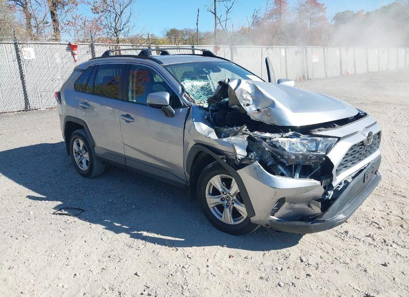 2020 Toyota Rav4 XLE (VIN 2T3P1RFV3LC083864) main photo