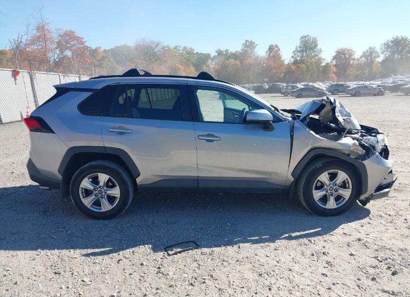 Photo 13 of 2020 Toyota Rav4 XLE (VIN 2T3P1RFV3LC083864)