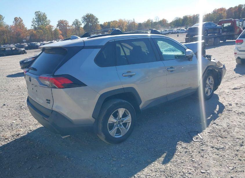 Photo 4 of 2020 Toyota Rav4 XLE (VIN 2T3P1RFV3LC083864)