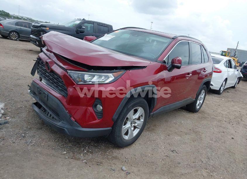 Photo 2 of 2020 Toyota Rav4 XLE (VIN 2T3P1RFV3LC125708)