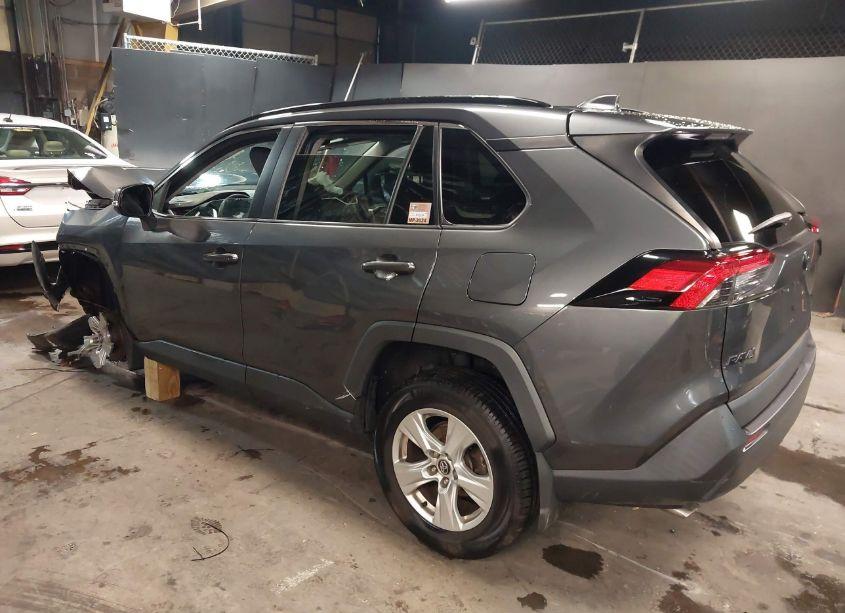 Photo 3 of 2020 Toyota Rav4 XLE (VIN 2T3P1RFV3LW105375)
