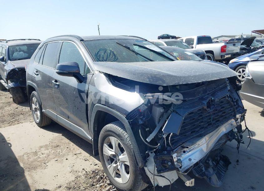 2020 Toyota Rav4 XLE (VIN 2T3P1RFV3LW112620) main photo
