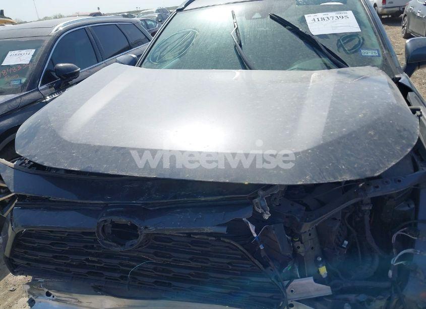 Photo 10 of 2020 Toyota Rav4 XLE (VIN 2T3P1RFV3LW112620)