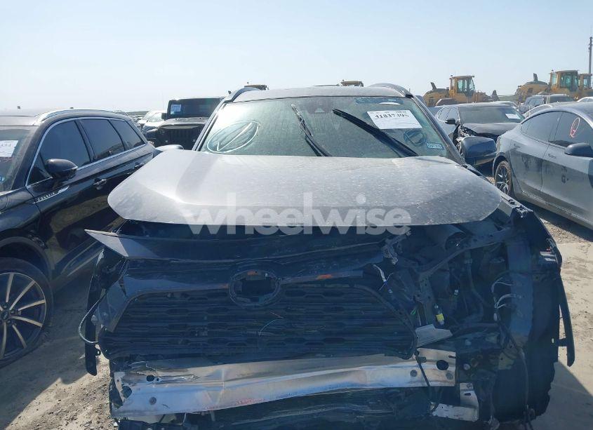 Photo 12 of 2020 Toyota Rav4 XLE (VIN 2T3P1RFV3LW112620)