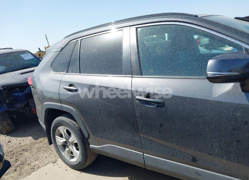 Photo 13 of 2020 Toyota Rav4 XLE (VIN 2T3P1RFV3LW112620)