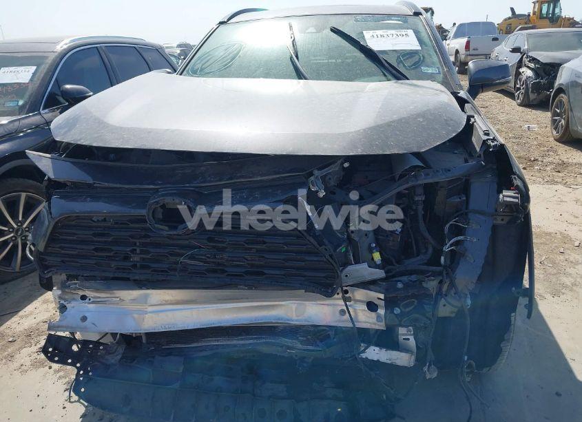 Photo 6 of 2020 Toyota Rav4 XLE (VIN 2T3P1RFV3LW112620)