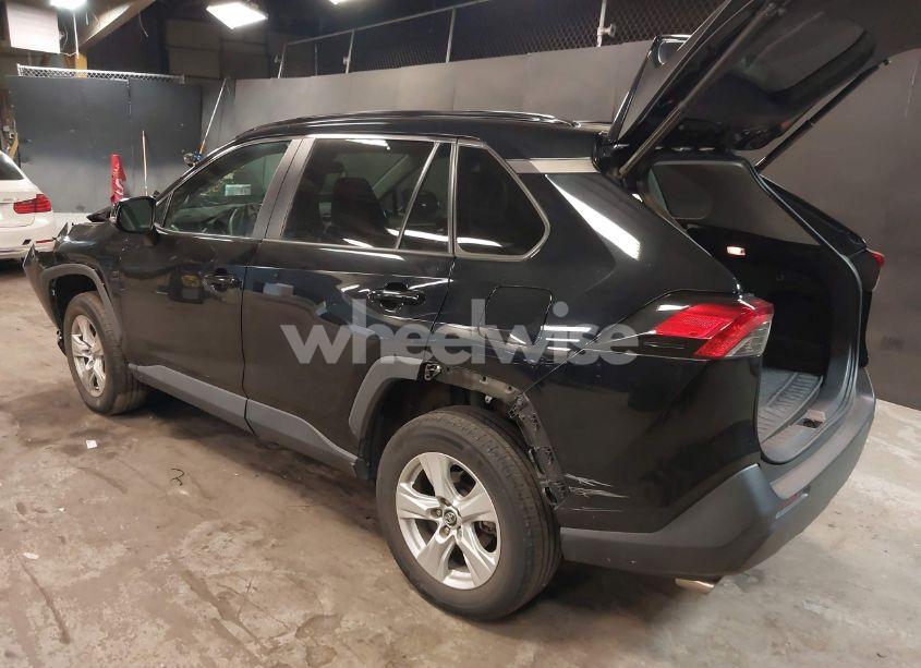 Photo 3 of 2020 Toyota Rav4 XLE (VIN 2T3P1RFV3LW127912)