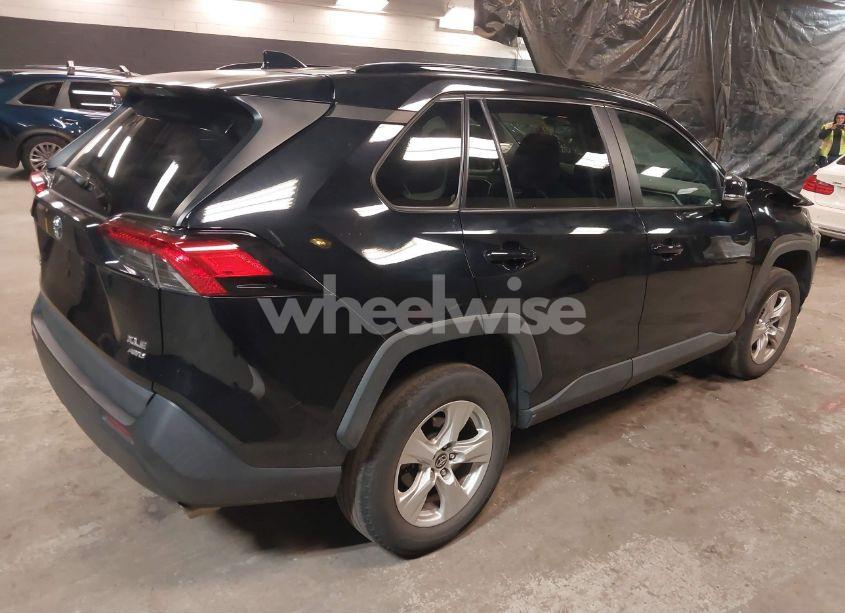 Photo 4 of 2020 Toyota Rav4 XLE (VIN 2T3P1RFV3LW127912)