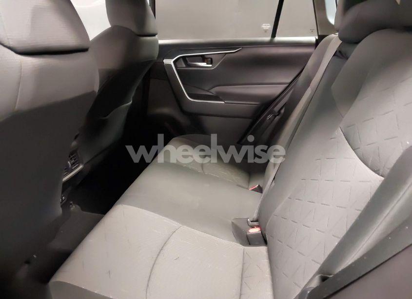 Photo 8 of 2020 Toyota Rav4 XLE (VIN 2T3P1RFV3LW127912)