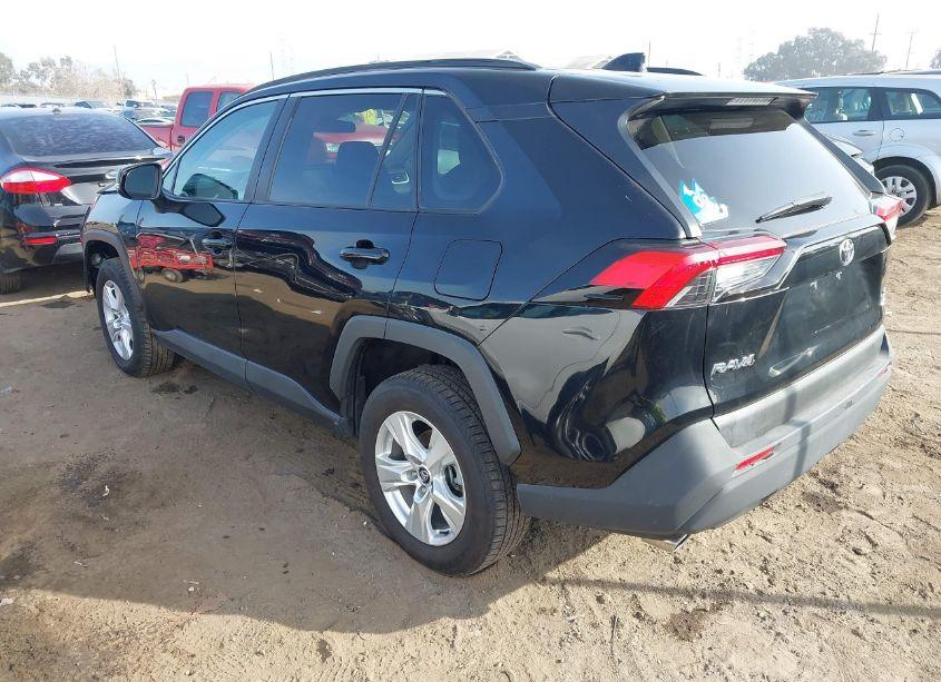 Photo 3 of 2021 Toyota Rav4 XLE (VIN 2T3P1RFV3MC141375)