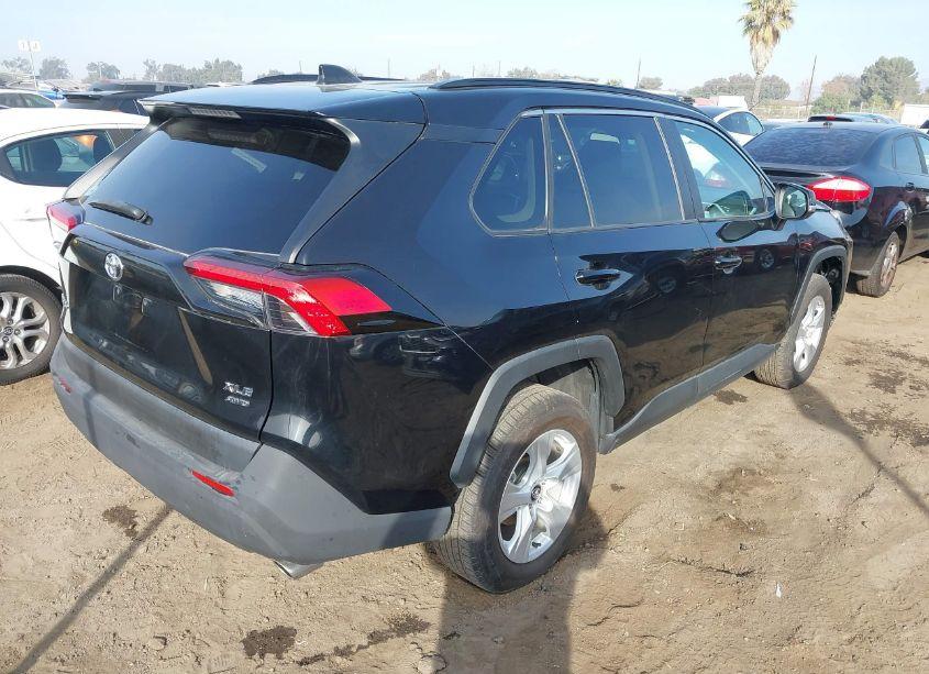 Photo 4 of 2021 Toyota Rav4 XLE (VIN 2T3P1RFV3MC141375)