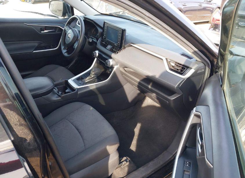 Photo 5 of 2021 Toyota Rav4 XLE (VIN 2T3P1RFV3MC141375)