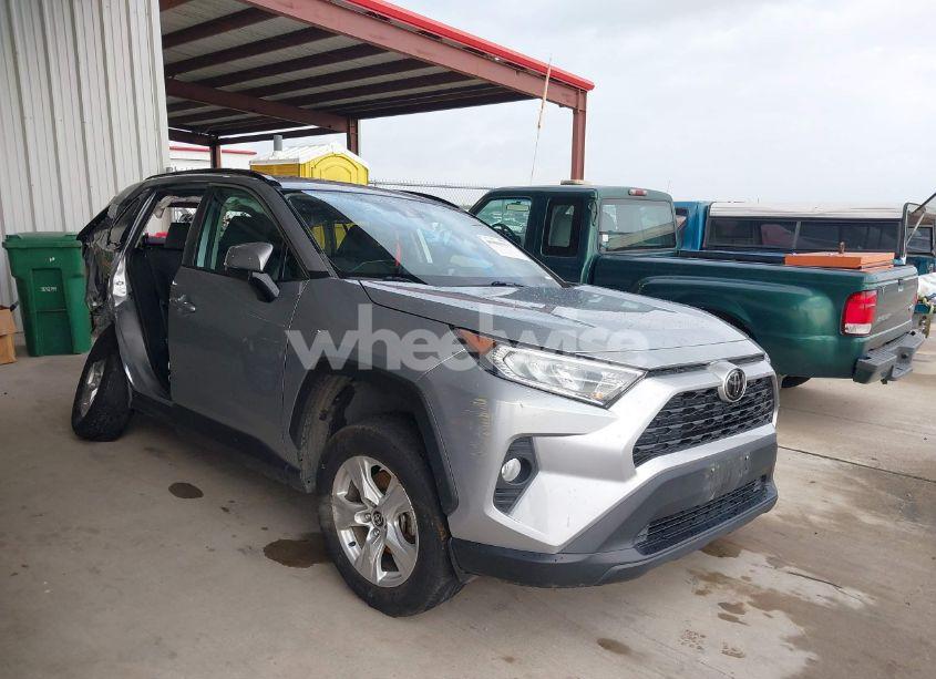 2021 Toyota Rav4 XLE (VIN 2T3P1RFV3MC191290) main photo