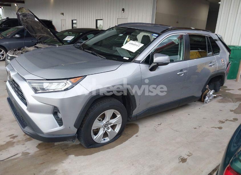 Photo 2 of 2021 Toyota Rav4 XLE (VIN 2T3P1RFV3MC191290)