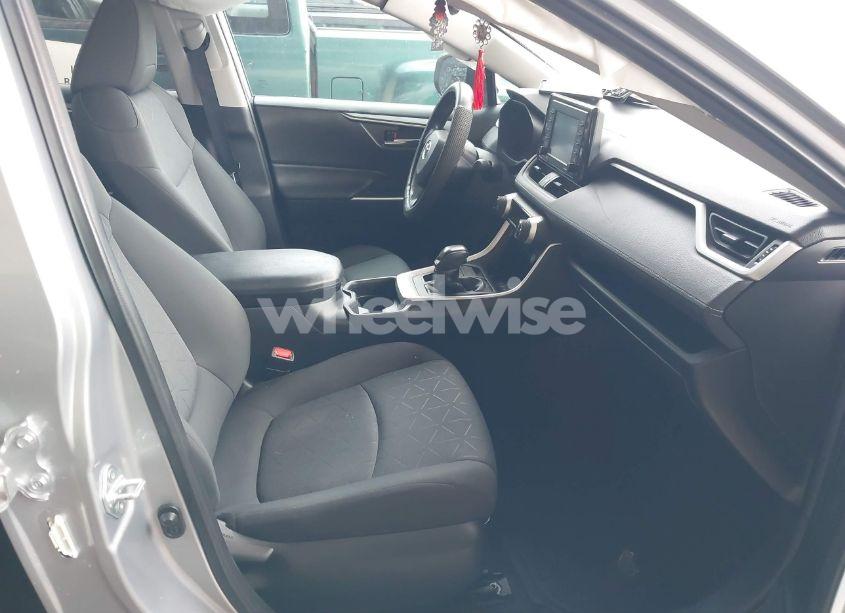 Photo 5 of 2021 Toyota Rav4 XLE (VIN 2T3P1RFV3MC191290)