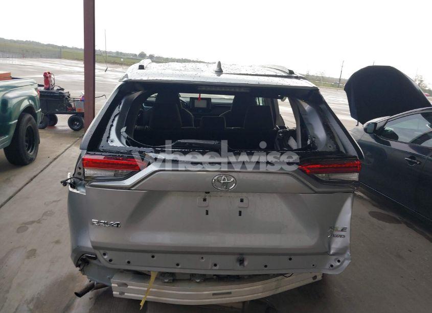 Photo 6 of 2021 Toyota Rav4 XLE (VIN 2T3P1RFV3MC191290)