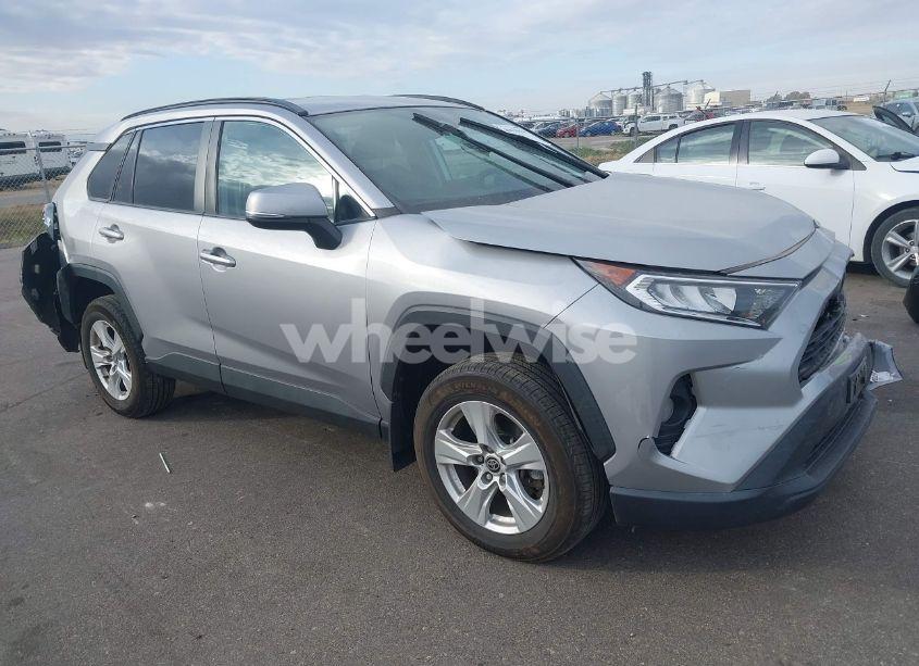 2021 Toyota Rav4 XLE (VIN 2T3P1RFV3MC191483) main photo