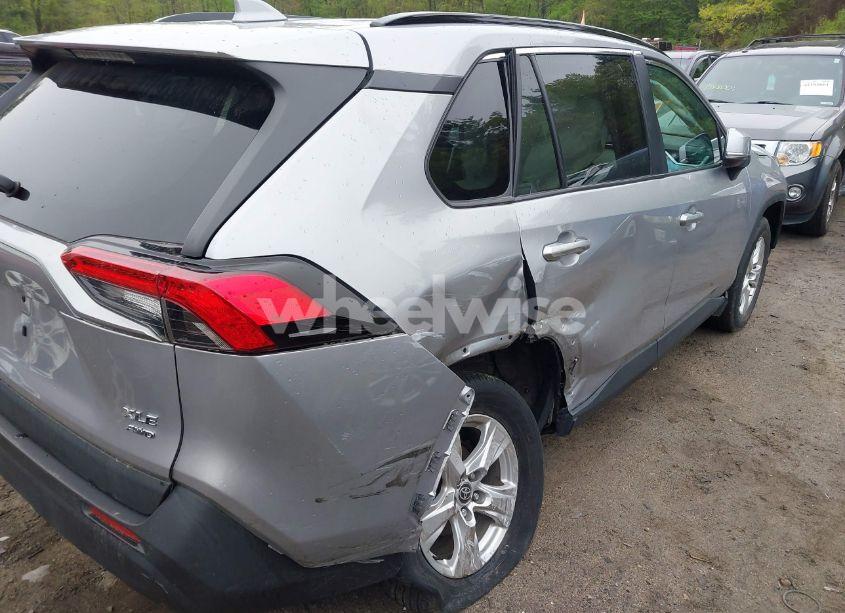 Photo 6 of 2021 Toyota Rav4 XLE (VIN 2T3P1RFV3MC247132)