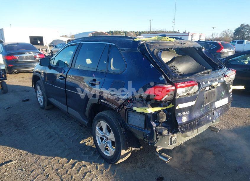 Photo 3 of 2021 Toyota Rav4 XLE (VIN 2T3P1RFV3MW168560)