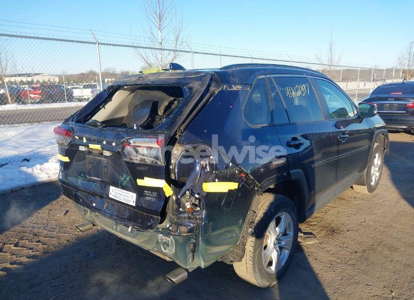 Photo 4 of 2021 Toyota Rav4 XLE (VIN 2T3P1RFV3MW168560)
