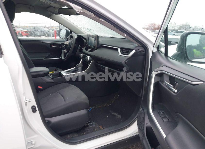 Photo 5 of 2021 Toyota Rav4 XLE (VIN 2T3P1RFV3MW170387)