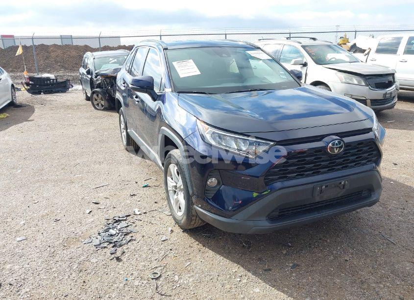 2021 Toyota Rav4 XLE (VIN 2T3P1RFV3MW226750) main photo