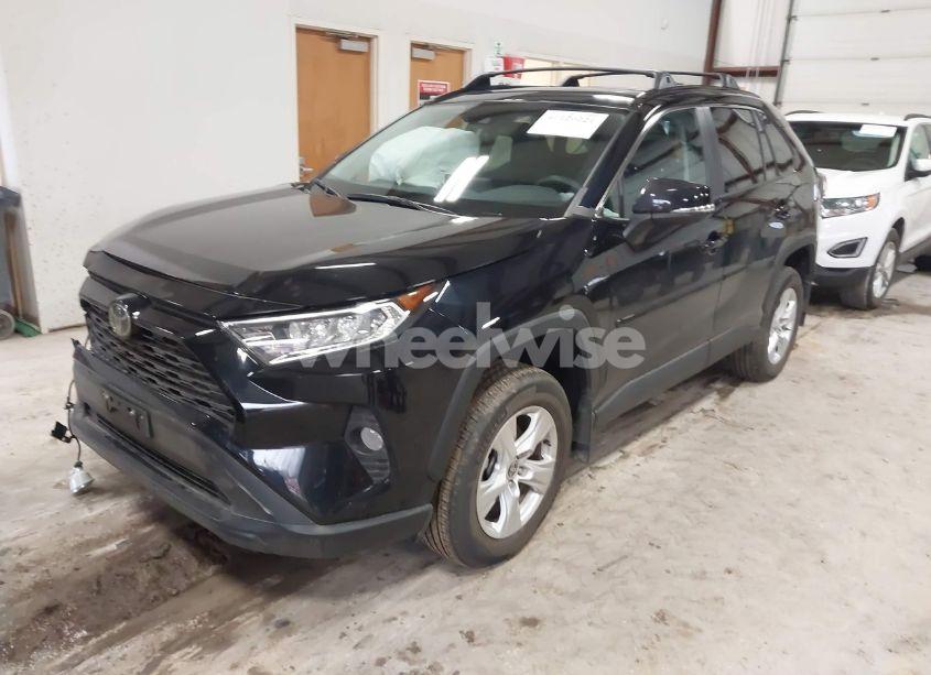 Photo 2 of 2021 Toyota Rav4 XLE (VIN 2T3P1RFV3MW237358)
