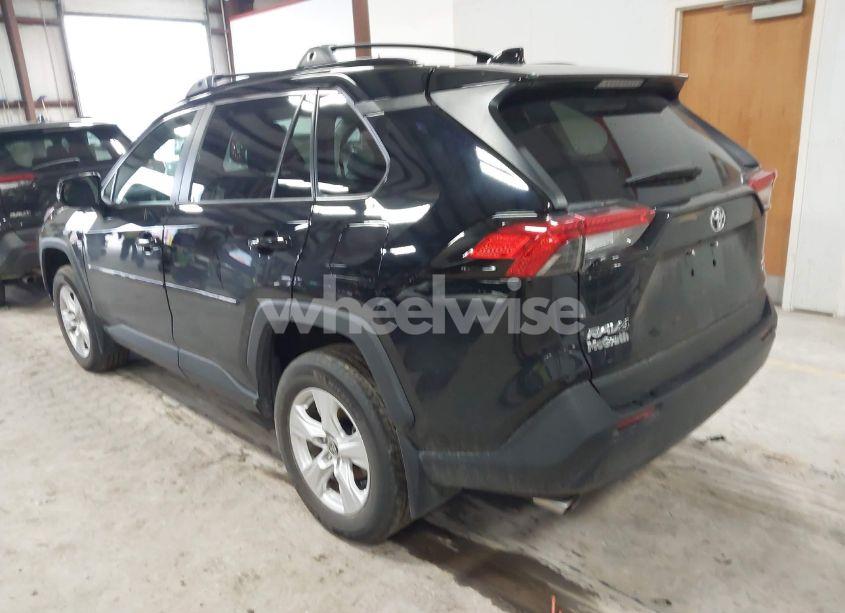 Photo 3 of 2021 Toyota Rav4 XLE (VIN 2T3P1RFV3MW237358)