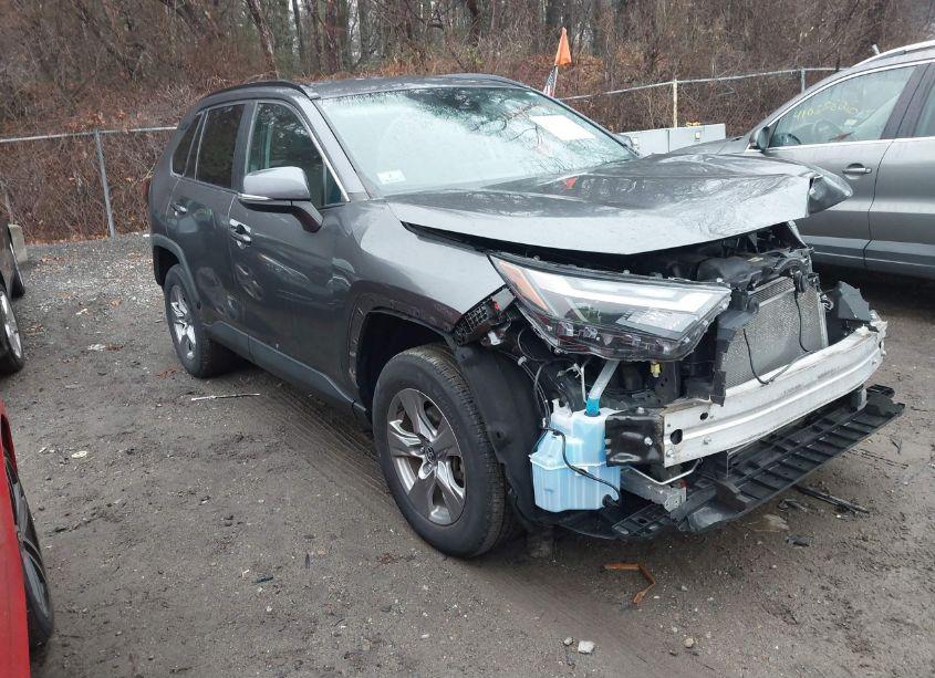 2022 Toyota Rav4 XLE (VIN 2T3P1RFV3NC258567) main photo