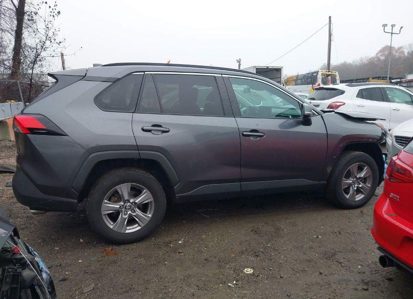 Photo 13 of 2022 Toyota Rav4 XLE (VIN 2T3P1RFV3NC258567)