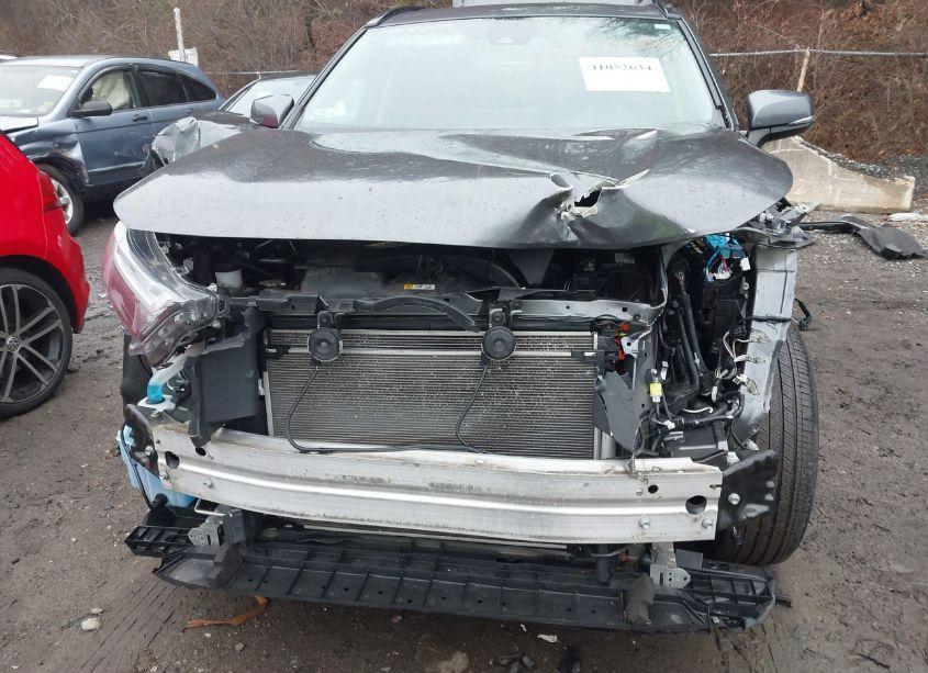 Photo 6 of 2022 Toyota Rav4 XLE (VIN 2T3P1RFV3NC258567)