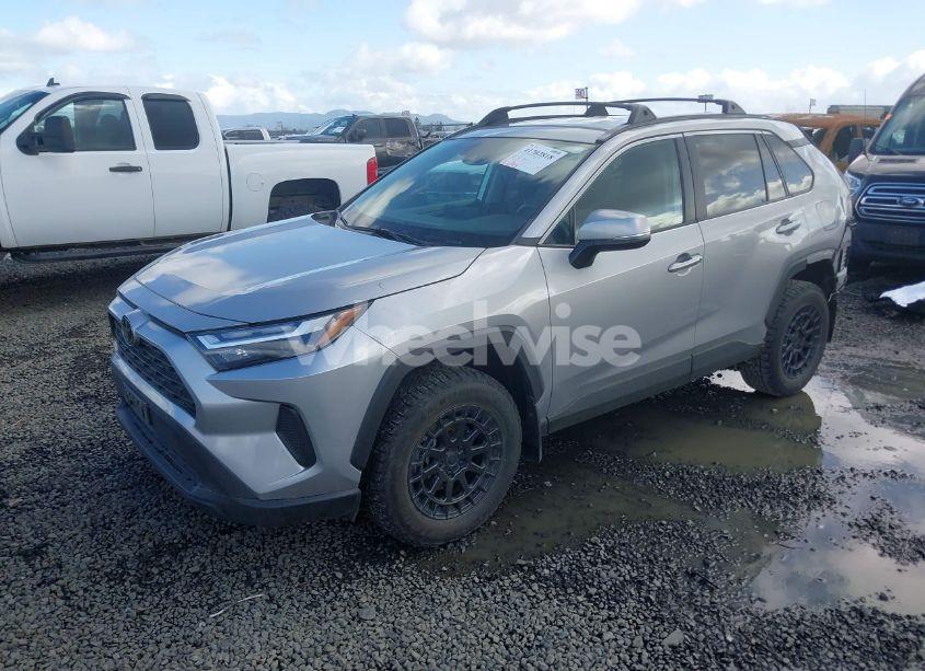 Photo 2 of 2022 Toyota Rav4 XLE (VIN 2T3P1RFV3NC266202)
