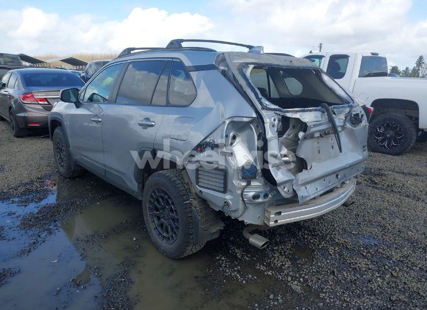 Photo 3 of 2022 Toyota Rav4 XLE (VIN 2T3P1RFV3NC266202)