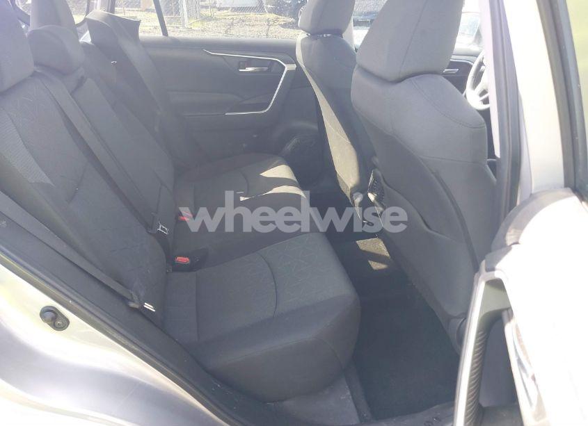 Photo 8 of 2022 Toyota Rav4 XLE (VIN 2T3P1RFV3NC266202)