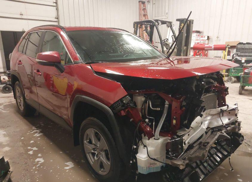 2022 Toyota Rav4 XLE (VIN 2T3P1RFV3NW304817) main photo