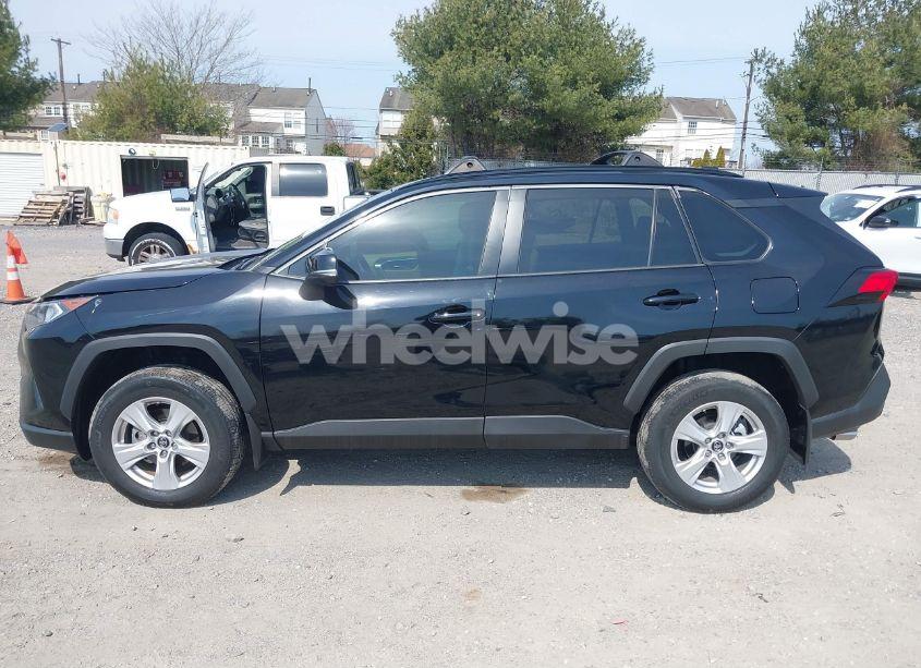 Photo 14 of 2019 Toyota Rav4 XLE (VIN 2T3P1RFV4KC051794)