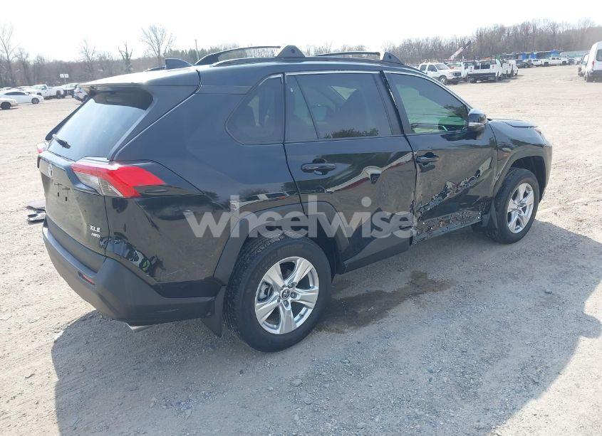 Photo 4 of 2019 Toyota Rav4 XLE (VIN 2T3P1RFV4KC051794)