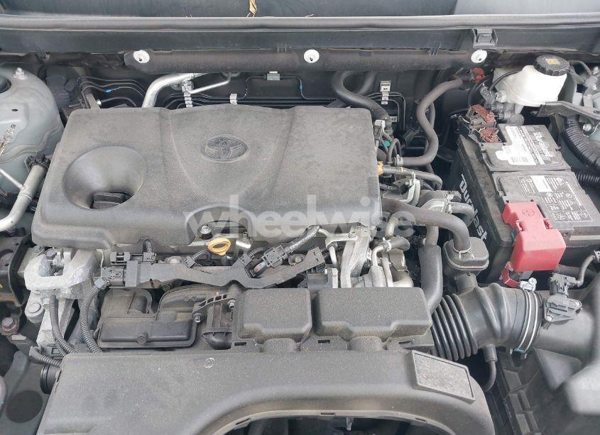 Photo 10 of 2020 Toyota Rav4 XLE (VIN 2T3P1RFV4LC078642)