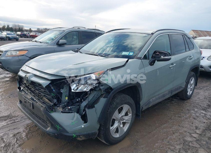 Photo 2 of 2020 Toyota Rav4 XLE (VIN 2T3P1RFV4LW114294)