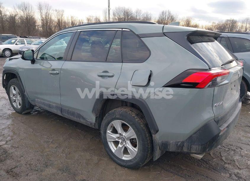 Photo 3 of 2020 Toyota Rav4 XLE (VIN 2T3P1RFV4LW114294)
