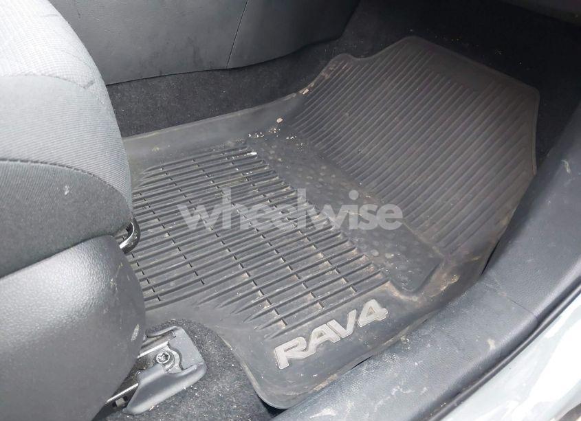 Photo 8 of 2020 Toyota Rav4 XLE (VIN 2T3P1RFV4LW114294)