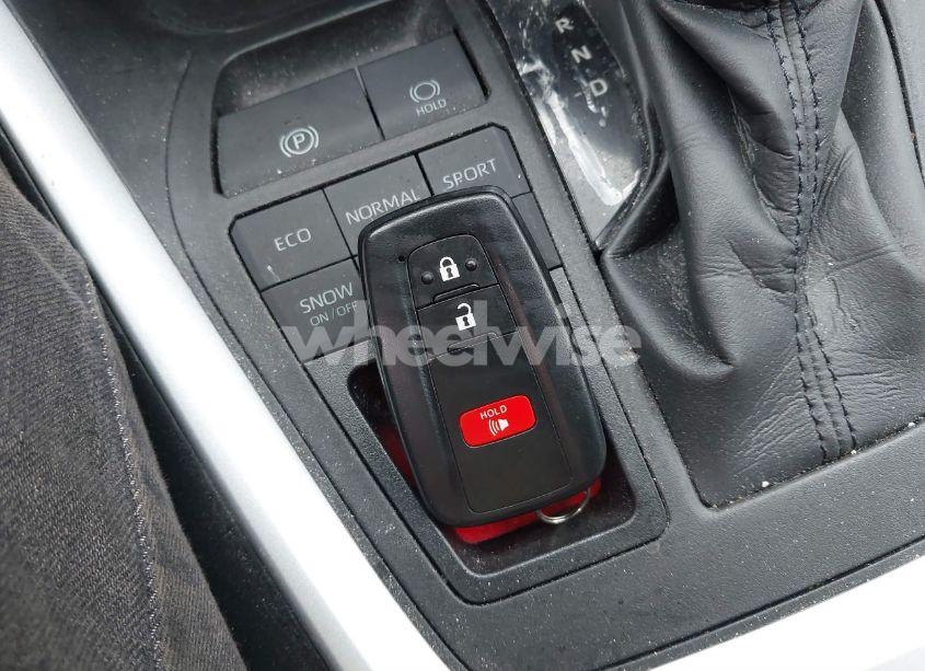 Photo 11 of 2020 Toyota Rav4 XLE (VIN 2T3P1RFV4LW131273)