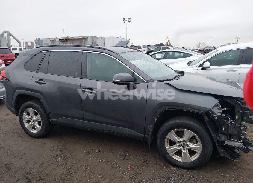 Photo 13 of 2020 Toyota Rav4 XLE (VIN 2T3P1RFV4LW131273)